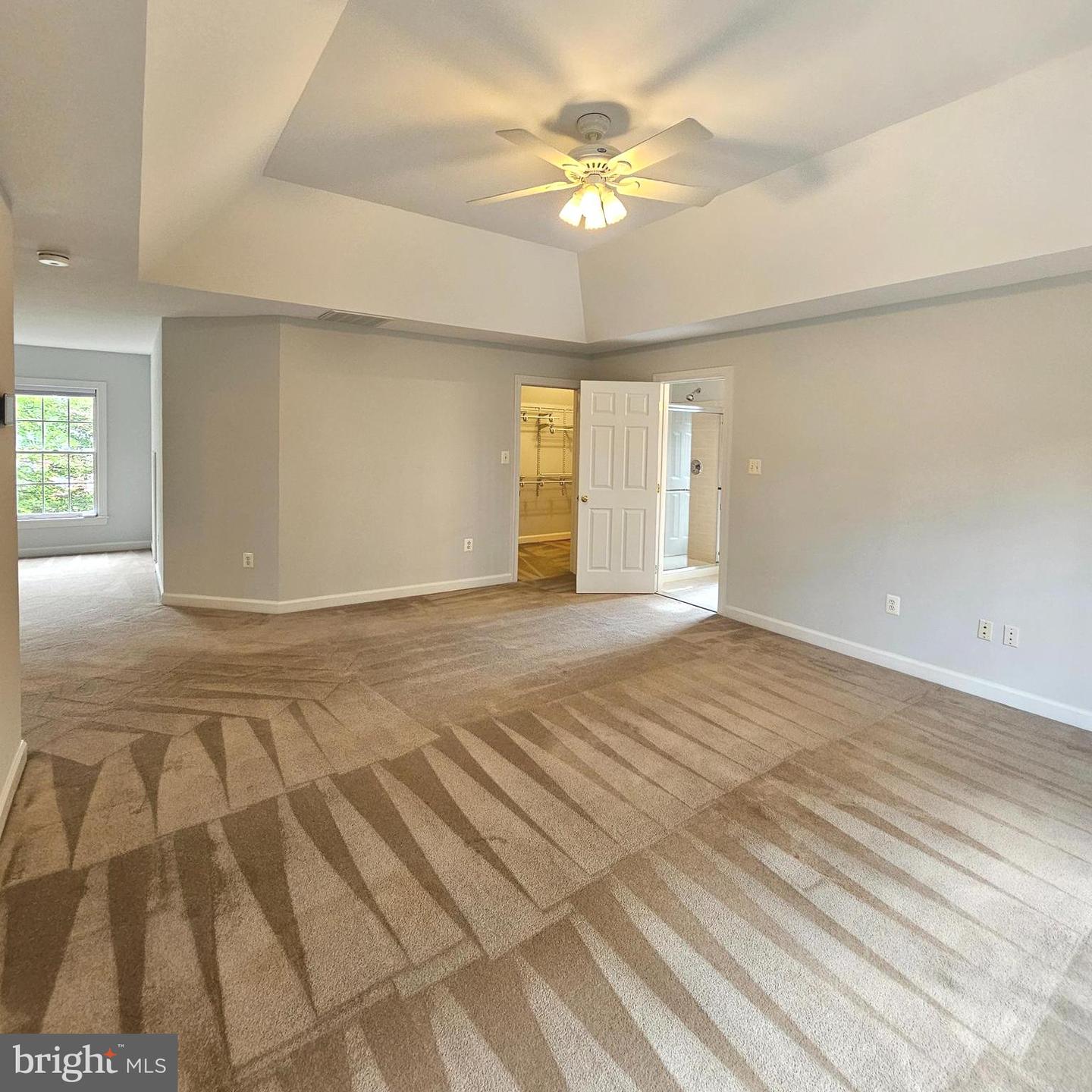 5267 TRACTOR LN, FAIRFAX, Virginia 22030, 5 Bedrooms Bedrooms, ,4 BathroomsBathrooms,Residential,For sale,5267 TRACTOR LN,VAFX2258060 MLS # VAFX2258060