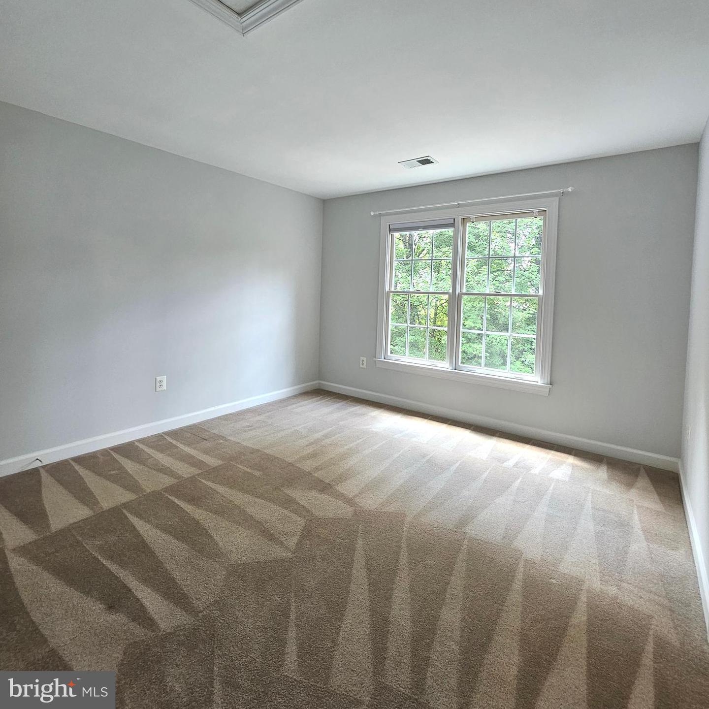 5267 TRACTOR LN, FAIRFAX, Virginia 22030, 5 Bedrooms Bedrooms, ,4 BathroomsBathrooms,Residential,For sale,5267 TRACTOR LN,VAFX2258060 MLS # VAFX2258060