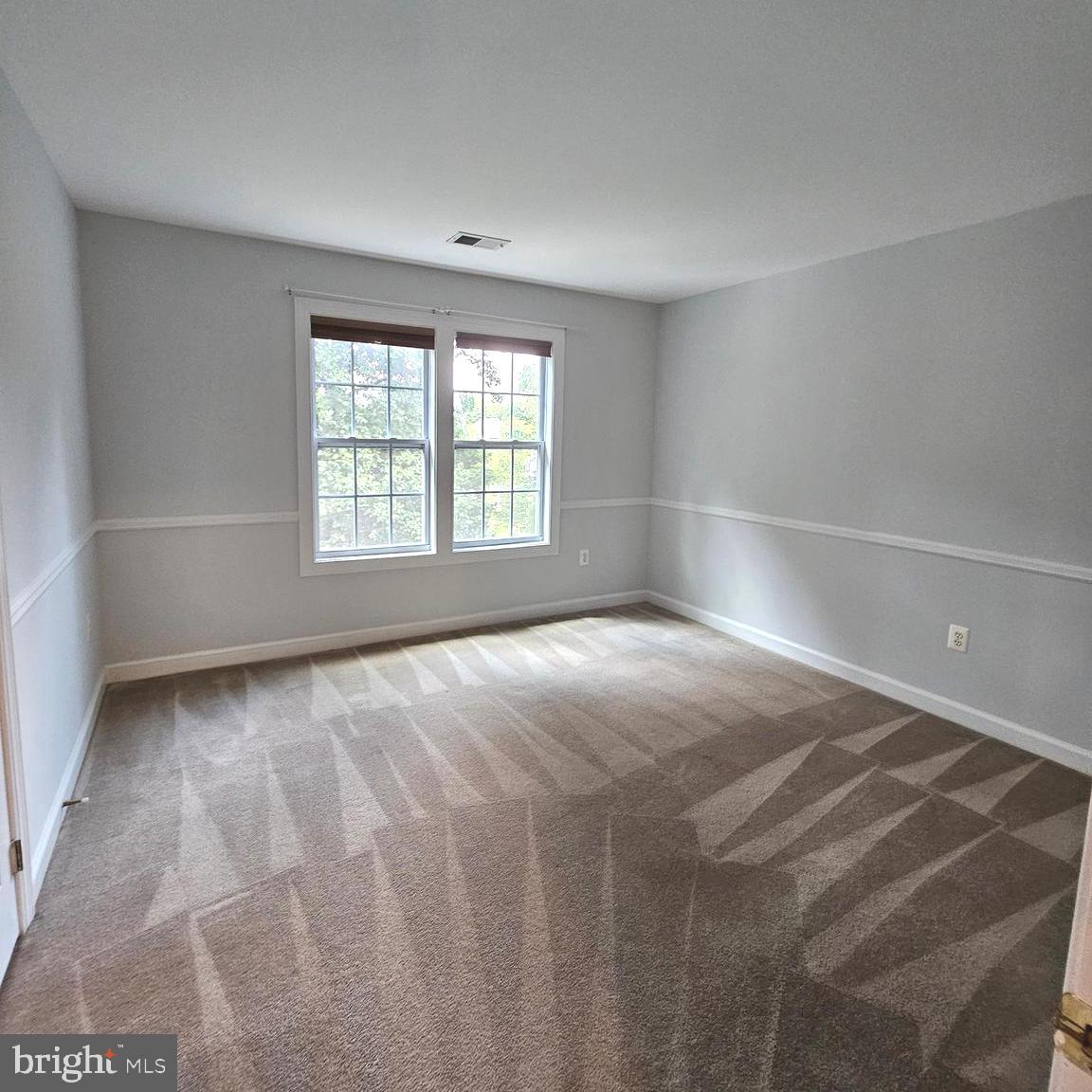 5267 TRACTOR LN, FAIRFAX, Virginia 22030, 5 Bedrooms Bedrooms, ,4 BathroomsBathrooms,Residential,For sale,5267 TRACTOR LN,VAFX2258060 MLS # VAFX2258060