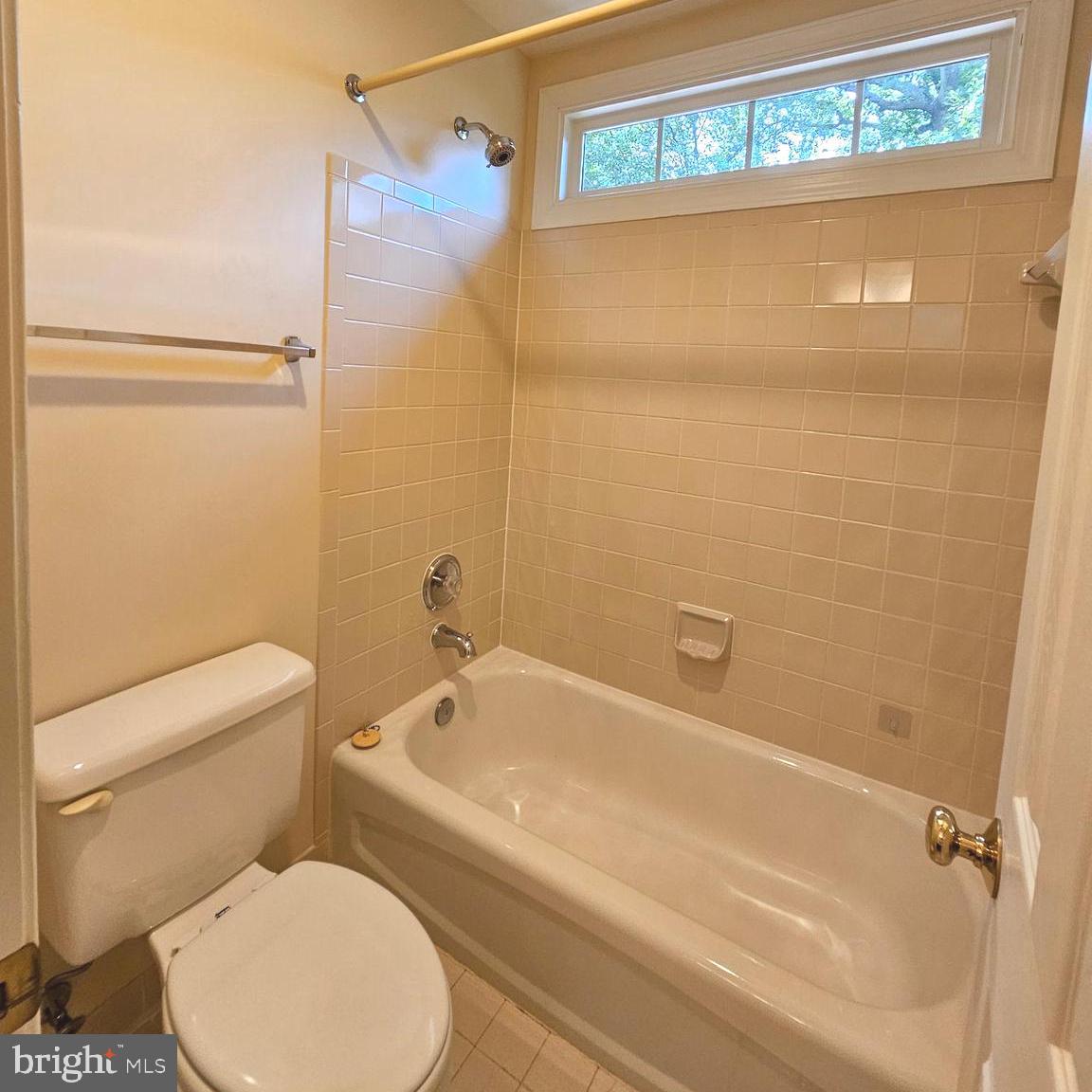 5267 TRACTOR LN, FAIRFAX, Virginia 22030, 5 Bedrooms Bedrooms, ,4 BathroomsBathrooms,Residential,For sale,5267 TRACTOR LN,VAFX2258060 MLS # VAFX2258060