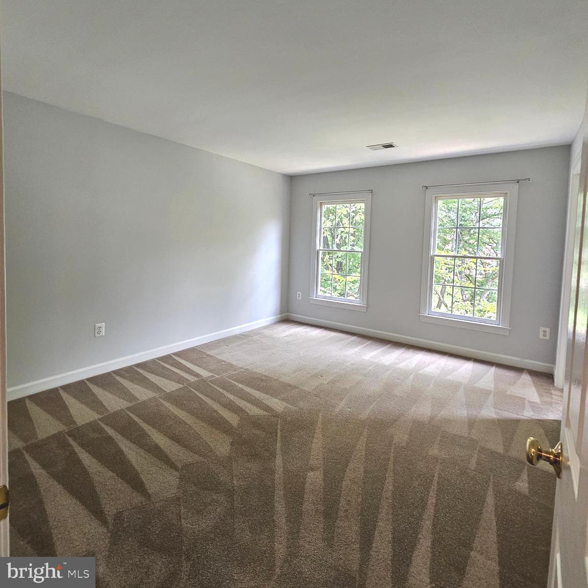 5267 TRACTOR LN, FAIRFAX, Virginia 22030, 5 Bedrooms Bedrooms, ,4 BathroomsBathrooms,Residential,For sale,5267 TRACTOR LN,VAFX2258060 MLS # VAFX2258060