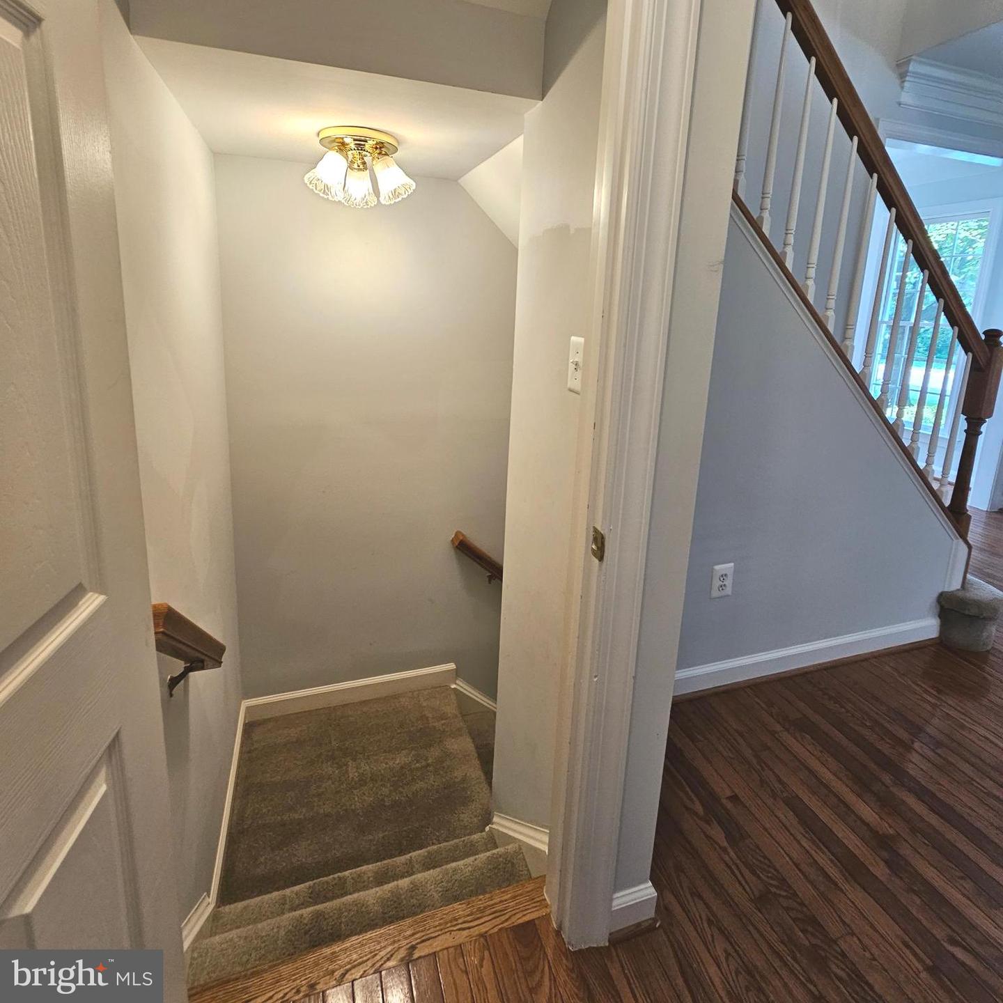 5267 TRACTOR LN, FAIRFAX, Virginia 22030, 5 Bedrooms Bedrooms, ,4 BathroomsBathrooms,Residential,For sale,5267 TRACTOR LN,VAFX2258060 MLS # VAFX2258060
