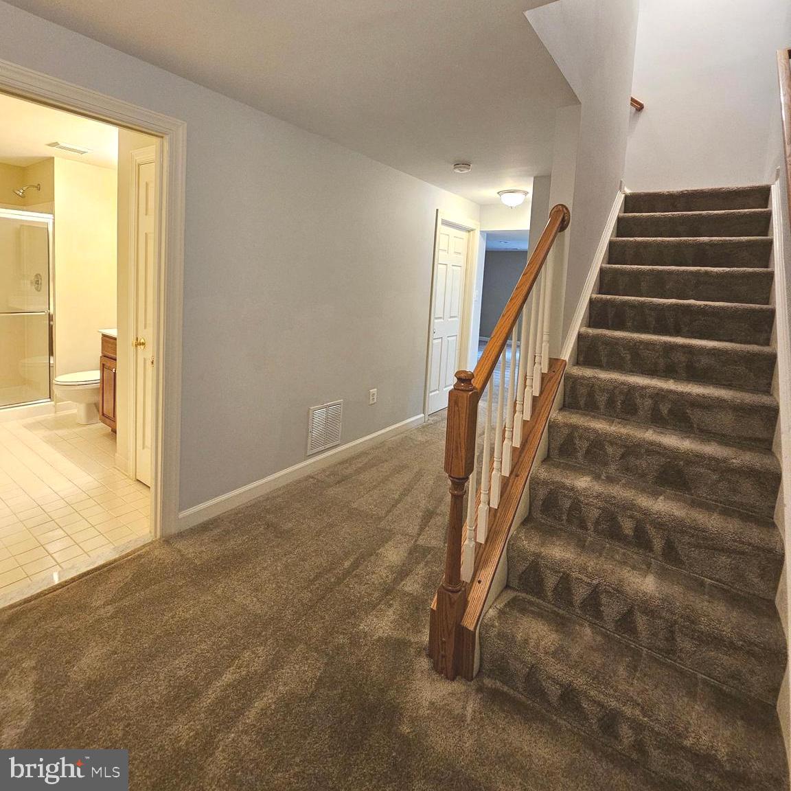 5267 TRACTOR LN, FAIRFAX, Virginia 22030, 5 Bedrooms Bedrooms, ,4 BathroomsBathrooms,Residential,For sale,5267 TRACTOR LN,VAFX2258060 MLS # VAFX2258060