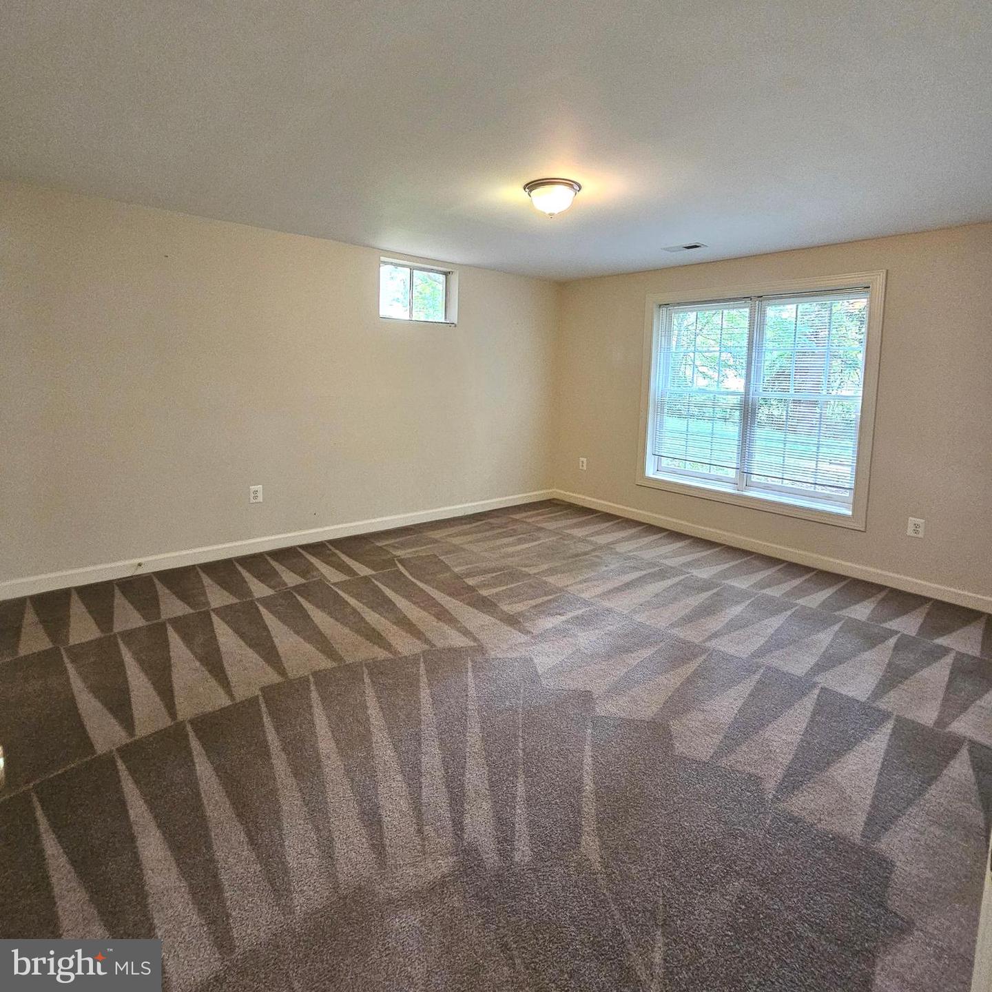 5267 TRACTOR LN, FAIRFAX, Virginia 22030, 5 Bedrooms Bedrooms, ,4 BathroomsBathrooms,Residential,For sale,5267 TRACTOR LN,VAFX2258060 MLS # VAFX2258060
