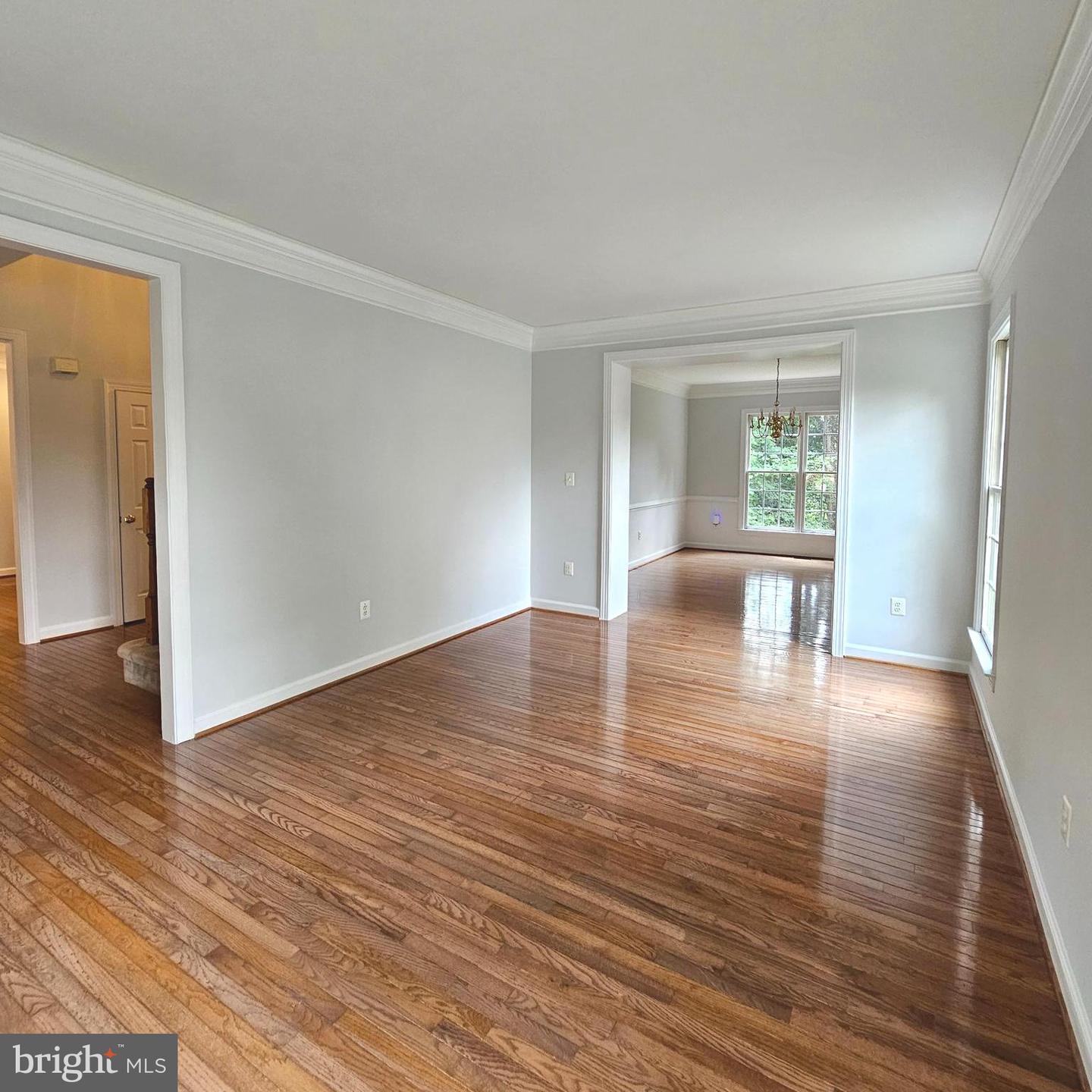 5267 TRACTOR LN, FAIRFAX, Virginia 22030, 5 Bedrooms Bedrooms, ,4 BathroomsBathrooms,Residential,For sale,5267 TRACTOR LN,VAFX2258060 MLS # VAFX2258060