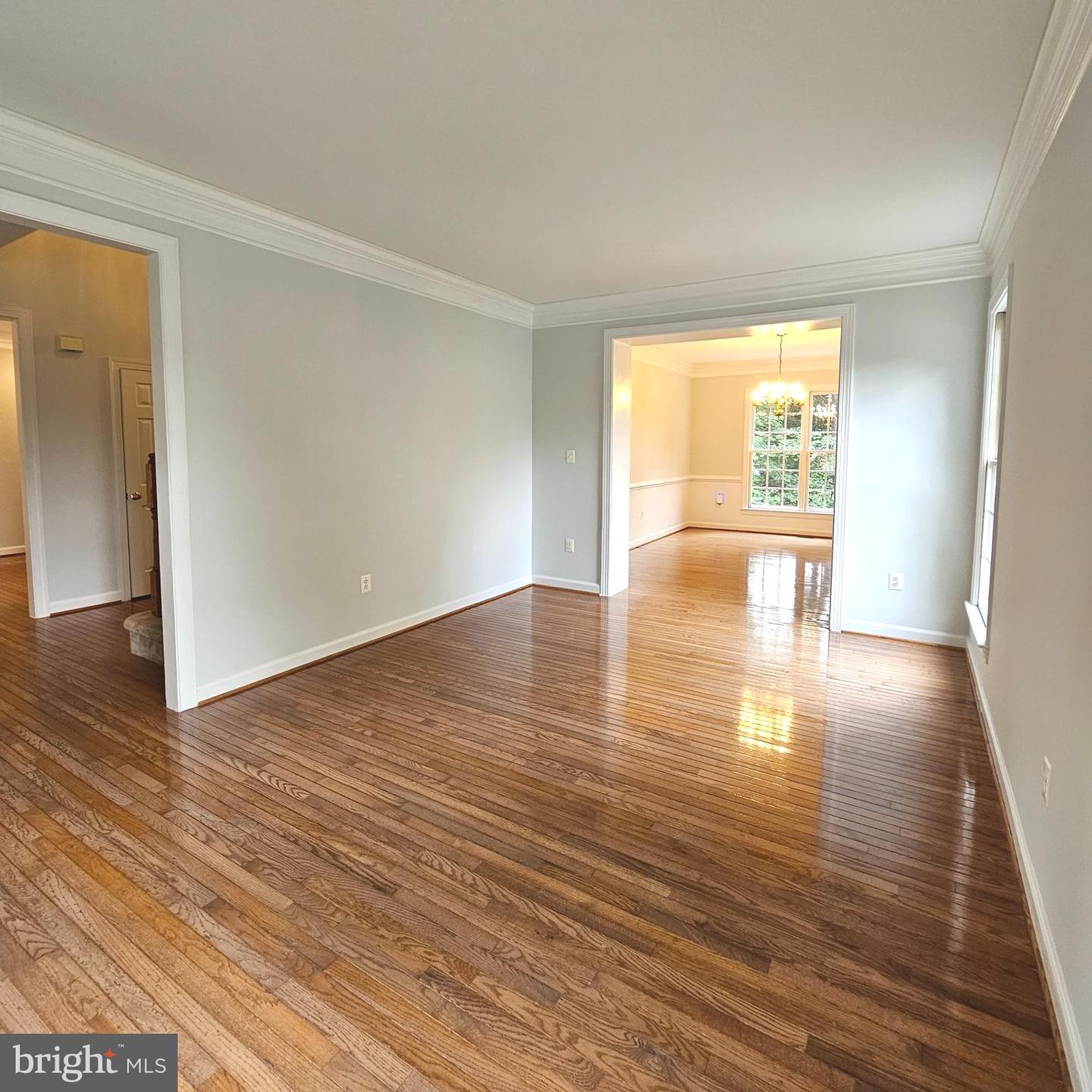 5267 TRACTOR LN, FAIRFAX, Virginia 22030, 5 Bedrooms Bedrooms, ,4 BathroomsBathrooms,Residential,For sale,5267 TRACTOR LN,VAFX2258060 MLS # VAFX2258060
