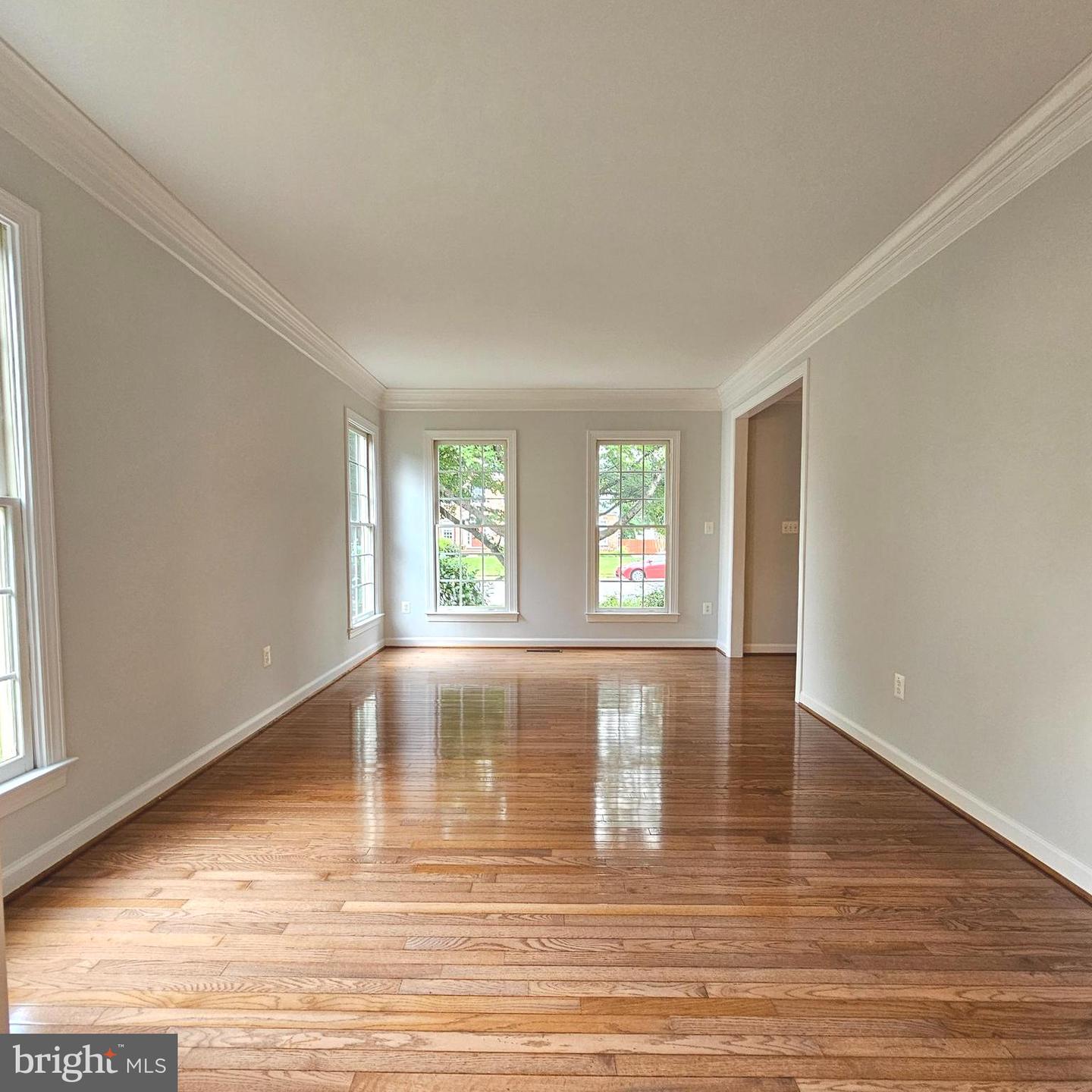 5267 TRACTOR LN, FAIRFAX, Virginia 22030, 5 Bedrooms Bedrooms, ,4 BathroomsBathrooms,Residential,For sale,5267 TRACTOR LN,VAFX2258060 MLS # VAFX2258060