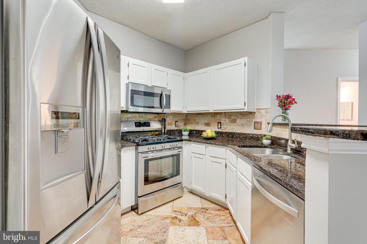 4405 FAIR STONE DR #201, FAIRFAX, Virginia 22033, 2 Bedrooms Bedrooms, ,2 BathroomsBathrooms,Residential,For sale,4405 FAIR STONE DR #201,VAFX2258122 MLS # VAFX2258122