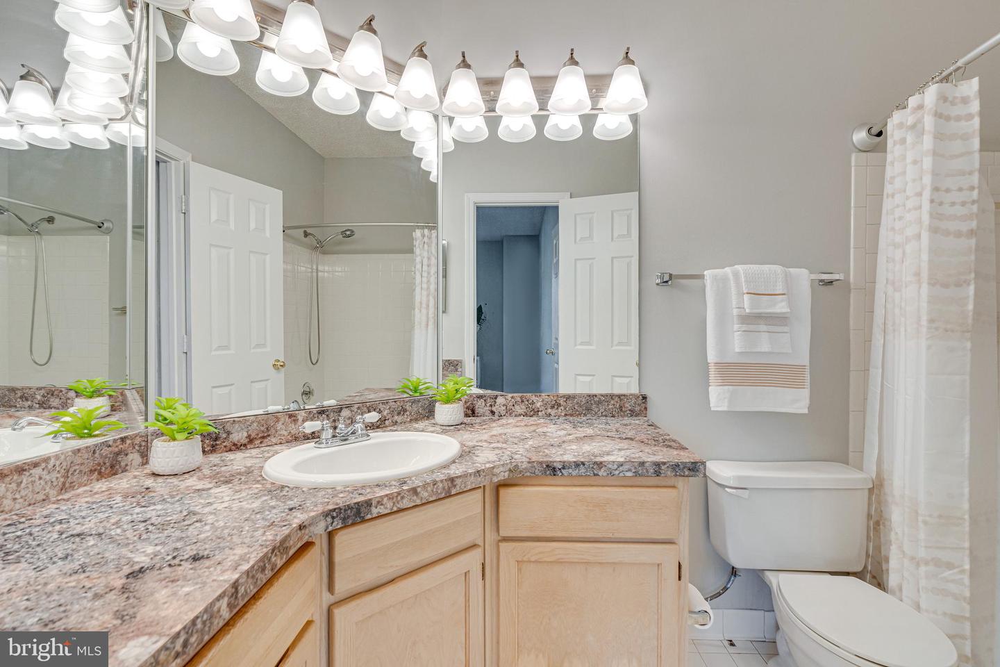4405 FAIR STONE DR #201, FAIRFAX, Virginia 22033, 2 Bedrooms Bedrooms, ,2 BathroomsBathrooms,Residential,For sale,4405 FAIR STONE DR #201,VAFX2258122 MLS # VAFX2258122