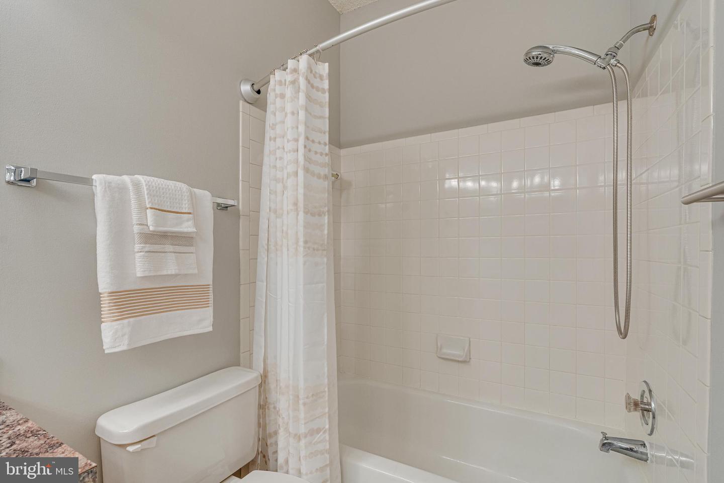 4405 FAIR STONE DR #201, FAIRFAX, Virginia 22033, 2 Bedrooms Bedrooms, ,2 BathroomsBathrooms,Residential,For sale,4405 FAIR STONE DR #201,VAFX2258122 MLS # VAFX2258122
