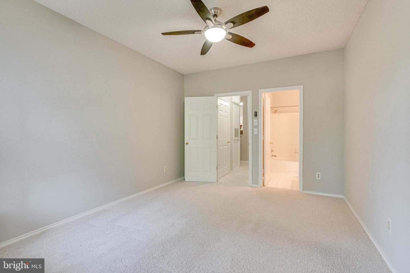 4405 FAIR STONE DR #201, FAIRFAX, Virginia 22033, 2 Bedrooms Bedrooms, ,2 BathroomsBathrooms,Residential,For sale,4405 FAIR STONE DR #201,VAFX2258122 MLS # VAFX2258122