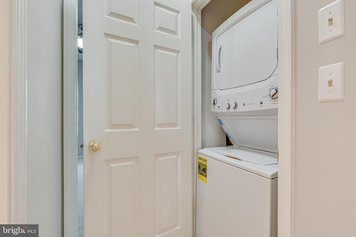 4405 FAIR STONE DR #201, FAIRFAX, Virginia 22033, 2 Bedrooms Bedrooms, ,2 BathroomsBathrooms,Residential,For sale,4405 FAIR STONE DR #201,VAFX2258122 MLS # VAFX2258122