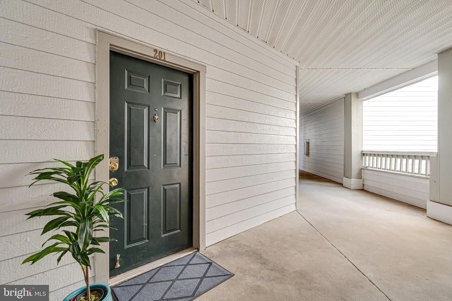 4405 FAIR STONE DR #201, FAIRFAX, Virginia 22033, 2 Bedrooms Bedrooms, ,2 BathroomsBathrooms,Residential,For sale,4405 FAIR STONE DR #201,VAFX2258122 MLS # VAFX2258122