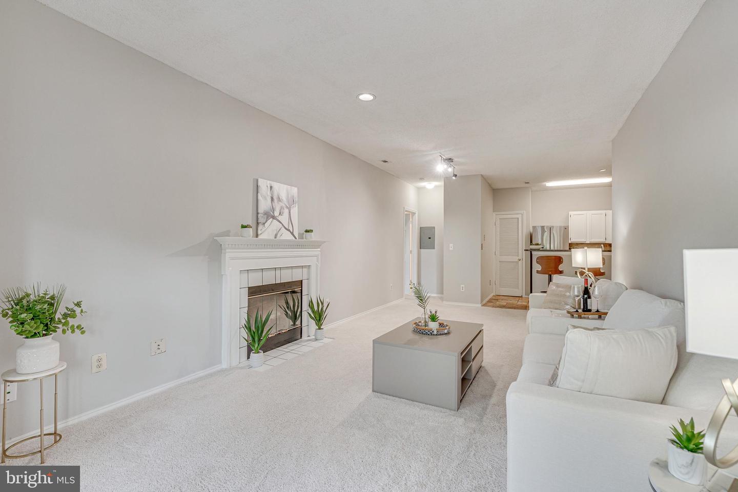 4405 FAIR STONE DR #201, FAIRFAX, Virginia 22033, 2 Bedrooms Bedrooms, ,2 BathroomsBathrooms,Residential,For sale,4405 FAIR STONE DR #201,VAFX2258122 MLS # VAFX2258122