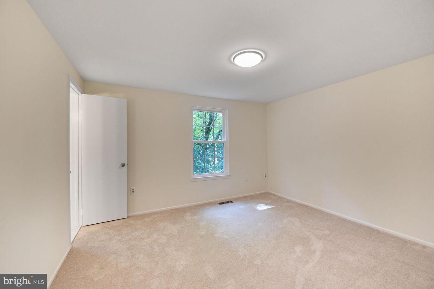 10238 SASSAFRAS WOODS CT, BURKE, Virginia 22015, 3 Bedrooms Bedrooms, ,3 BathroomsBathrooms,Residential,For sale,10238 SASSAFRAS WOODS CT,VAFX2258172 MLS # VAFX2258172