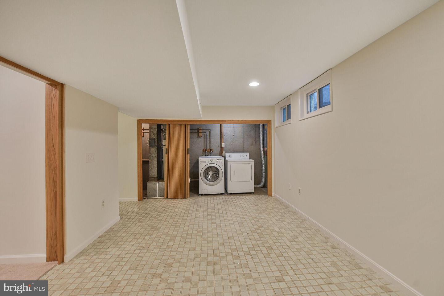 10238 SASSAFRAS WOODS CT, BURKE, Virginia 22015, 3 Bedrooms Bedrooms, ,3 BathroomsBathrooms,Residential,For sale,10238 SASSAFRAS WOODS CT,VAFX2258172 MLS # VAFX2258172