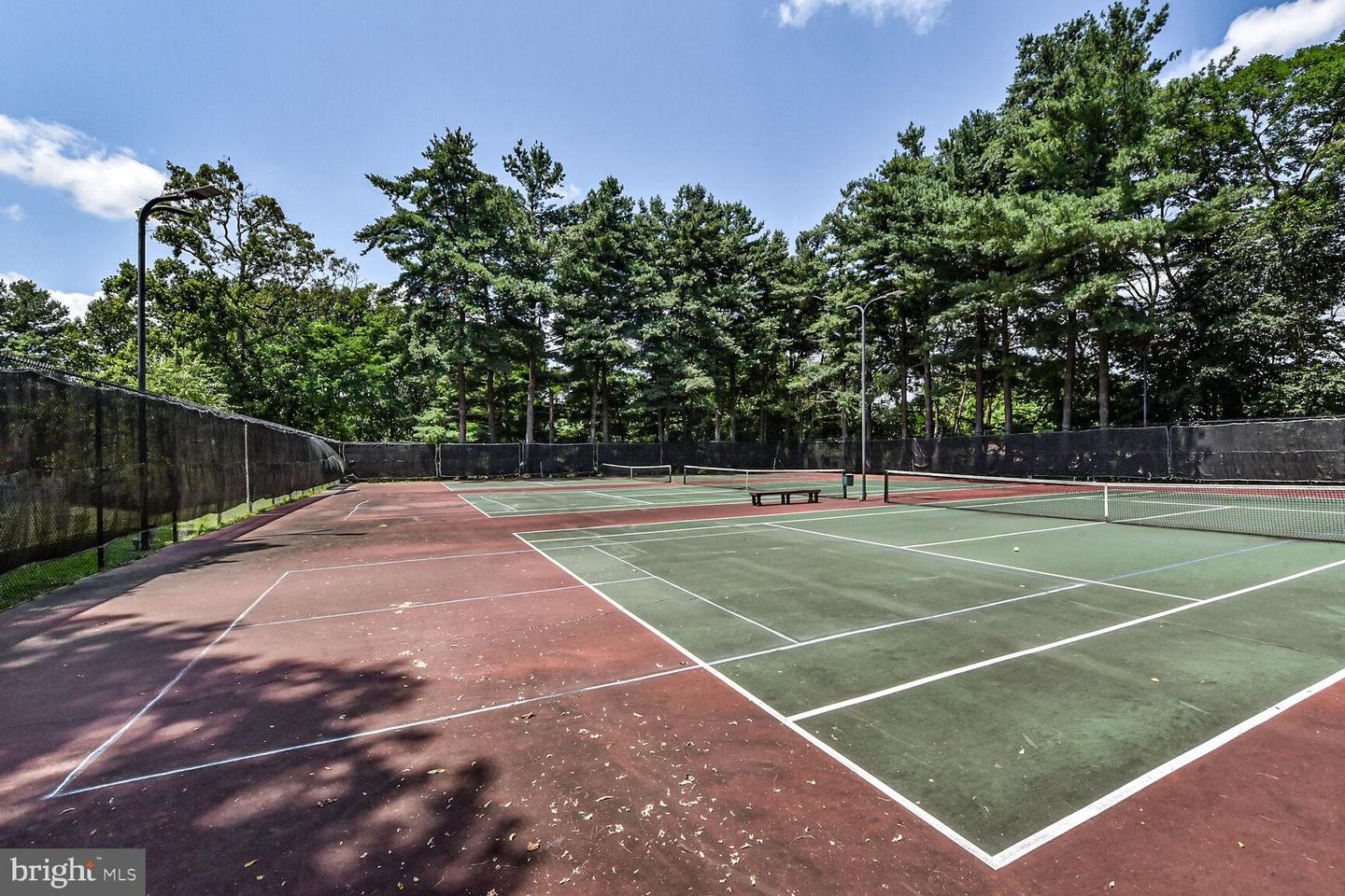 10238 SASSAFRAS WOODS CT, BURKE, Virginia 22015, 3 Bedrooms Bedrooms, ,3 BathroomsBathrooms,Residential,For sale,10238 SASSAFRAS WOODS CT,VAFX2258172 MLS # VAFX2258172