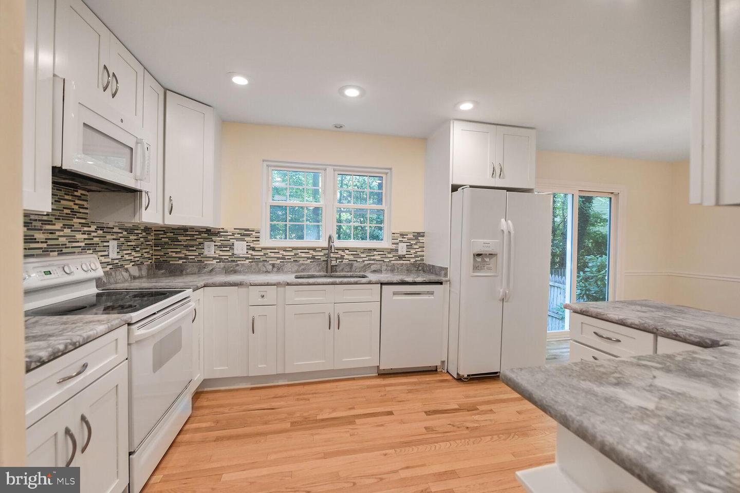 10238 SASSAFRAS WOODS CT, BURKE, Virginia 22015, 3 Bedrooms Bedrooms, ,3 BathroomsBathrooms,Residential,For sale,10238 SASSAFRAS WOODS CT,VAFX2258172 MLS # VAFX2258172