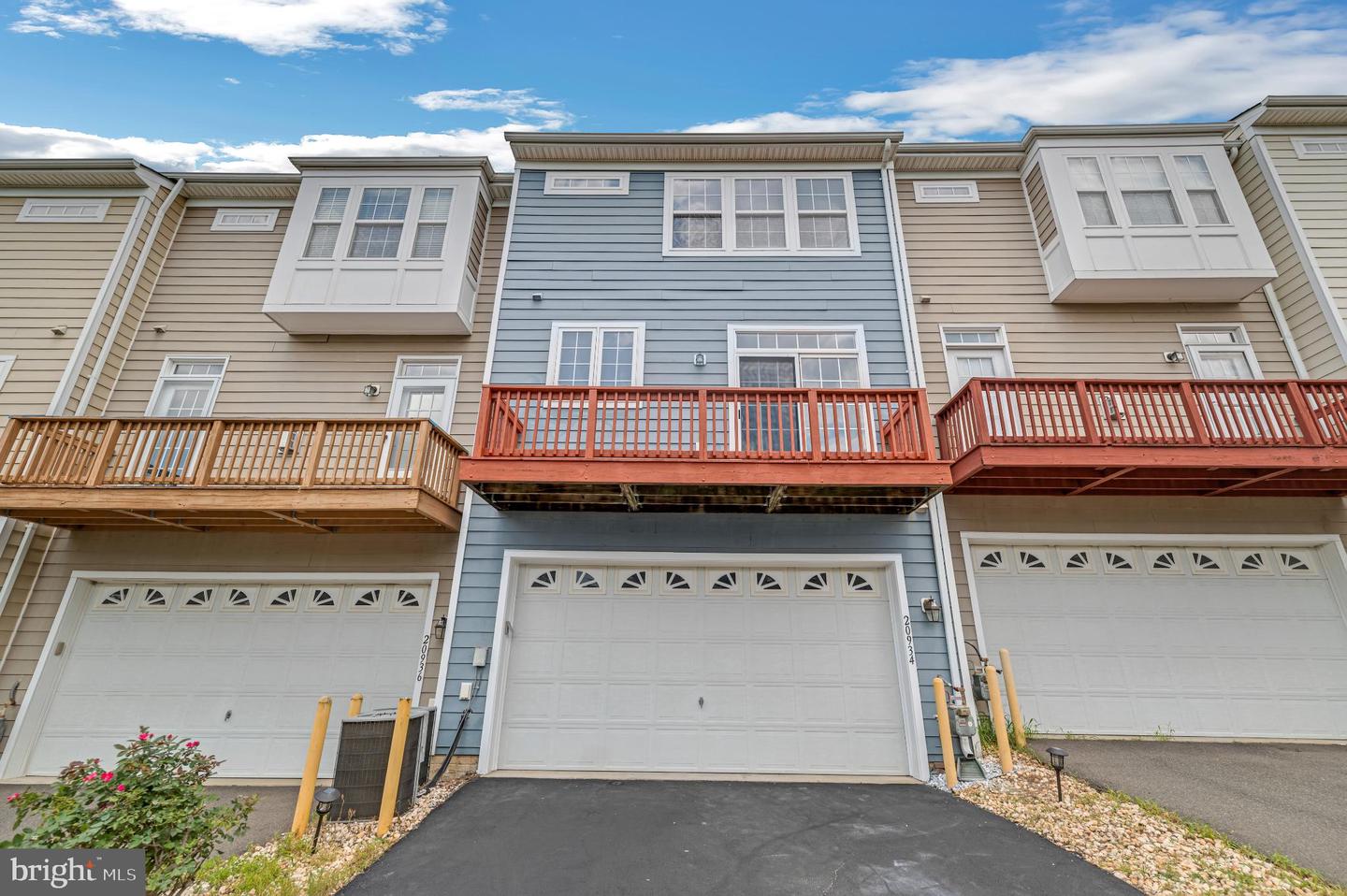 20934 HOUSEMAN TER, ASHBURN, Virginia 20148, 4 Bedrooms Bedrooms, 8 Rooms Rooms,3 BathroomsBathrooms,Residential,For sale,20934 HOUSEMAN TER,VALO2103364 MLS # VALO2103364