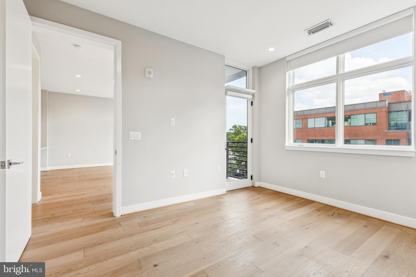646 H ST NE #406, WASHINGTON, District Of Columbia 20002, 1 Bedroom Bedrooms, ,1 BathroomBathrooms,Residential,For sale,646 H ST NE #406,DCDC2212630 MLS # DCDC2212630