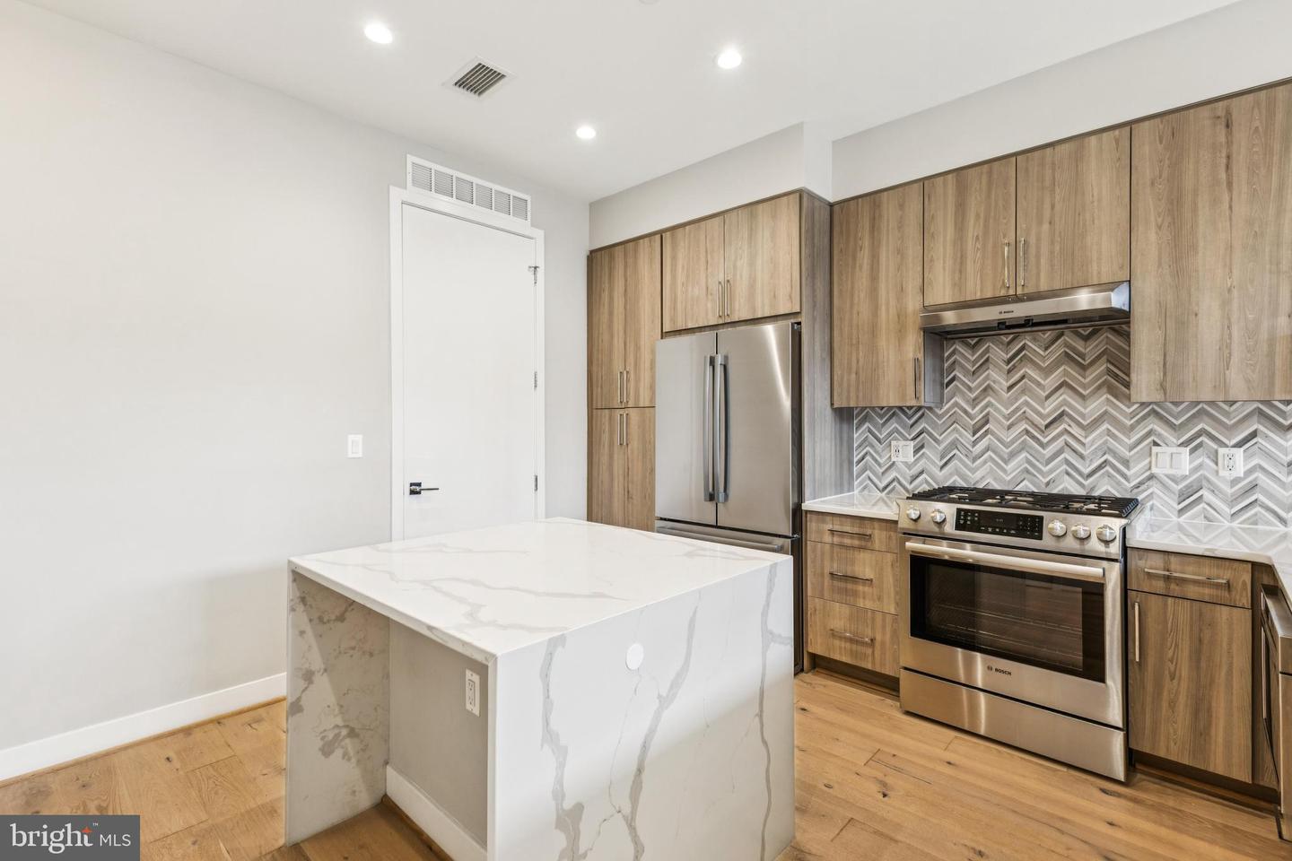 646 H ST NE #406, WASHINGTON, District Of Columbia 20002, 1 Bedroom Bedrooms, ,1 BathroomBathrooms,Residential,For sale,646 H ST NE #406,DCDC2212630 MLS # DCDC2212630