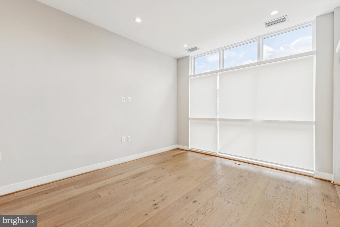 646 H ST NE #406, WASHINGTON, District Of Columbia 20002, 1 Bedroom Bedrooms, ,1 BathroomBathrooms,Residential,For sale,646 H ST NE #406,DCDC2212630 MLS # DCDC2212630