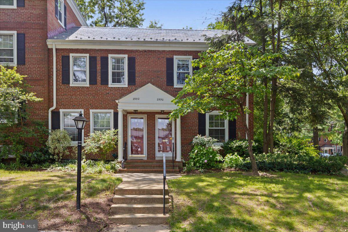 2990 S COLUMBUS ST, ARLINGTON, Virginia 22206, 2 Bedrooms Bedrooms, ,2 BathroomsBathrooms,Residential,For sale,2990 S COLUMBUS ST,VAAX2047976 MLS # VAAX2047976