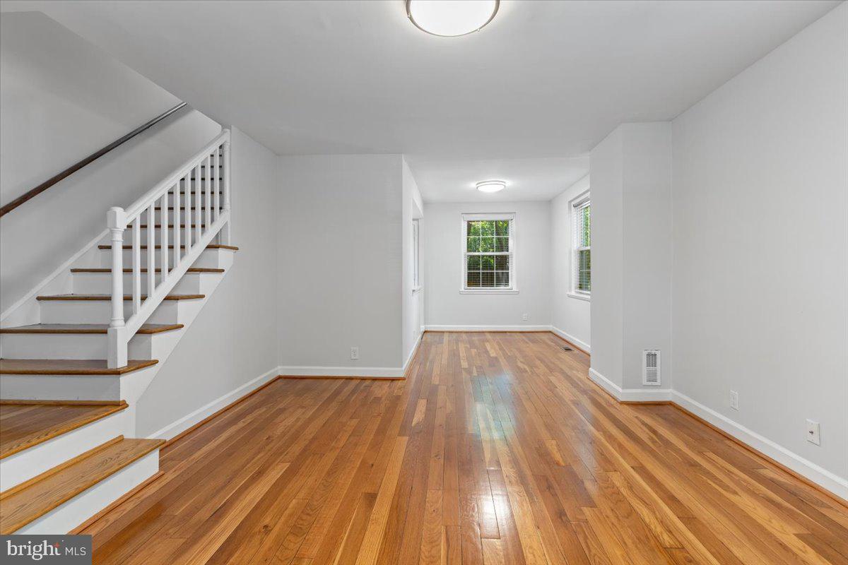 2990 S COLUMBUS ST, ARLINGTON, Virginia 22206, 2 Bedrooms Bedrooms, ,2 BathroomsBathrooms,Residential,For sale,2990 S COLUMBUS ST,VAAX2047976 MLS # VAAX2047976