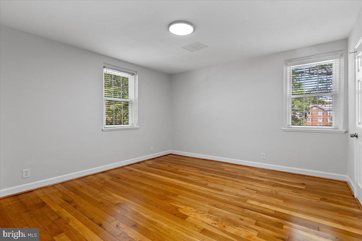 2990 S COLUMBUS ST, ARLINGTON, Virginia 22206, 2 Bedrooms Bedrooms, ,2 BathroomsBathrooms,Residential,For sale,2990 S COLUMBUS ST,VAAX2047976 MLS # VAAX2047976