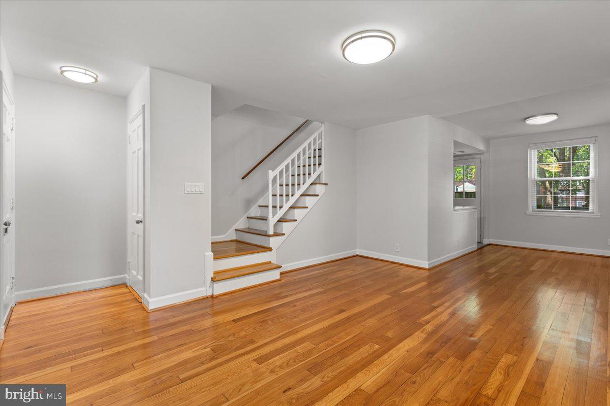 2990 S COLUMBUS ST, ARLINGTON, Virginia 22206, 2 Bedrooms Bedrooms, ,2 BathroomsBathrooms,Residential,For sale,2990 S COLUMBUS ST,VAAX2047976 MLS # VAAX2047976