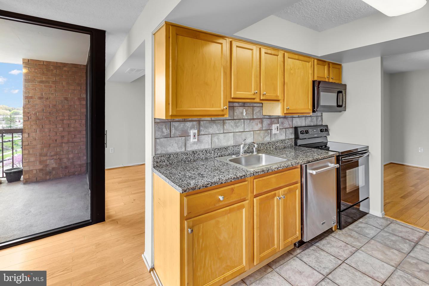 4500 S FOUR MILE RUN DR #732, ARLINGTON, Virginia 22204, 2 Bedrooms Bedrooms, ,2 BathroomsBathrooms,Residential,For sale,4500 S FOUR MILE RUN DR #732,VAAR2061536 MLS # VAAR2061536