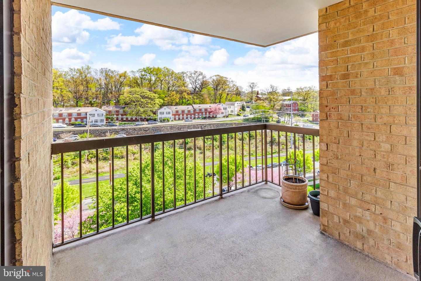 4500 S FOUR MILE RUN DR #732, ARLINGTON, Virginia 22204, 2 Bedrooms Bedrooms, ,2 BathroomsBathrooms,Residential,For sale,4500 S FOUR MILE RUN DR #732,VAAR2061536 MLS # VAAR2061536