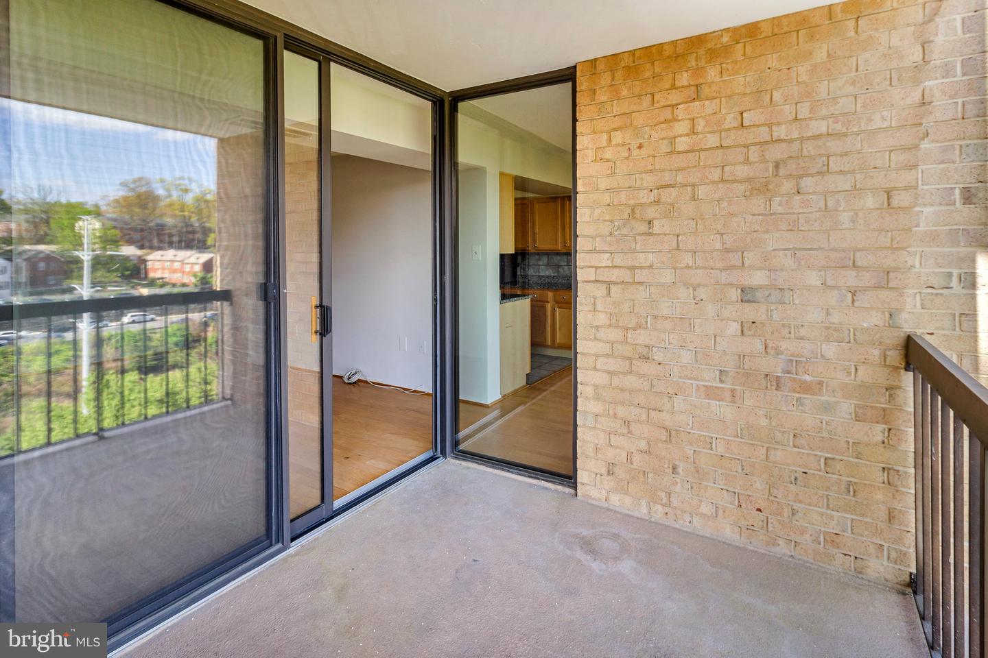 4500 S FOUR MILE RUN DR #732, ARLINGTON, Virginia 22204, 2 Bedrooms Bedrooms, ,2 BathroomsBathrooms,Residential,For sale,4500 S FOUR MILE RUN DR #732,VAAR2061536 MLS # VAAR2061536