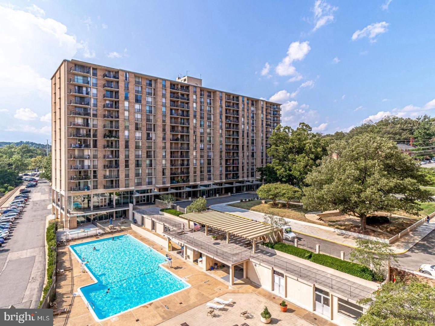 4500 S FOUR MILE RUN DR #732, ARLINGTON, Virginia 22204, 2 Bedrooms Bedrooms, ,2 BathroomsBathrooms,Residential,For sale,4500 S FOUR MILE RUN DR #732,VAAR2061536 MLS # VAAR2061536