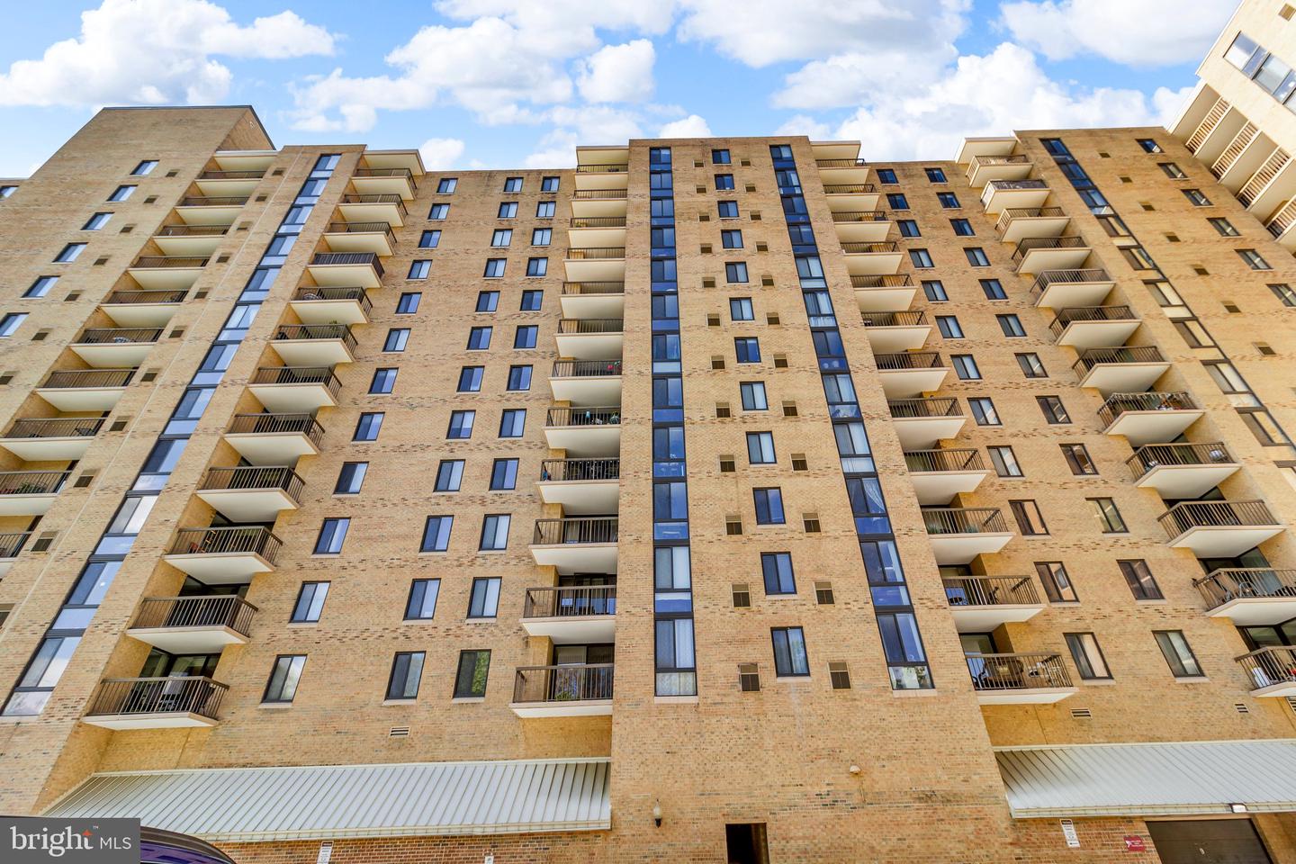 4500 S FOUR MILE RUN DR #732, ARLINGTON, Virginia 22204, 2 Bedrooms Bedrooms, ,2 BathroomsBathrooms,Residential,For sale,4500 S FOUR MILE RUN DR #732,VAAR2061536 MLS # VAAR2061536