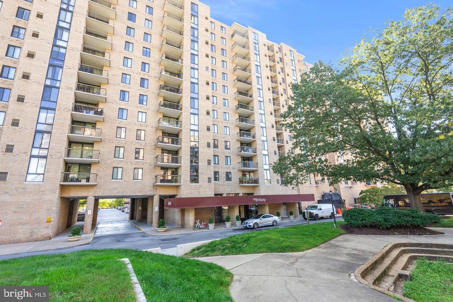 4500 S FOUR MILE RUN DR #732, ARLINGTON, Virginia 22204, 2 Bedrooms Bedrooms, ,2 BathroomsBathrooms,Residential,For sale,4500 S FOUR MILE RUN DR #732,VAAR2061536 MLS # VAAR2061536