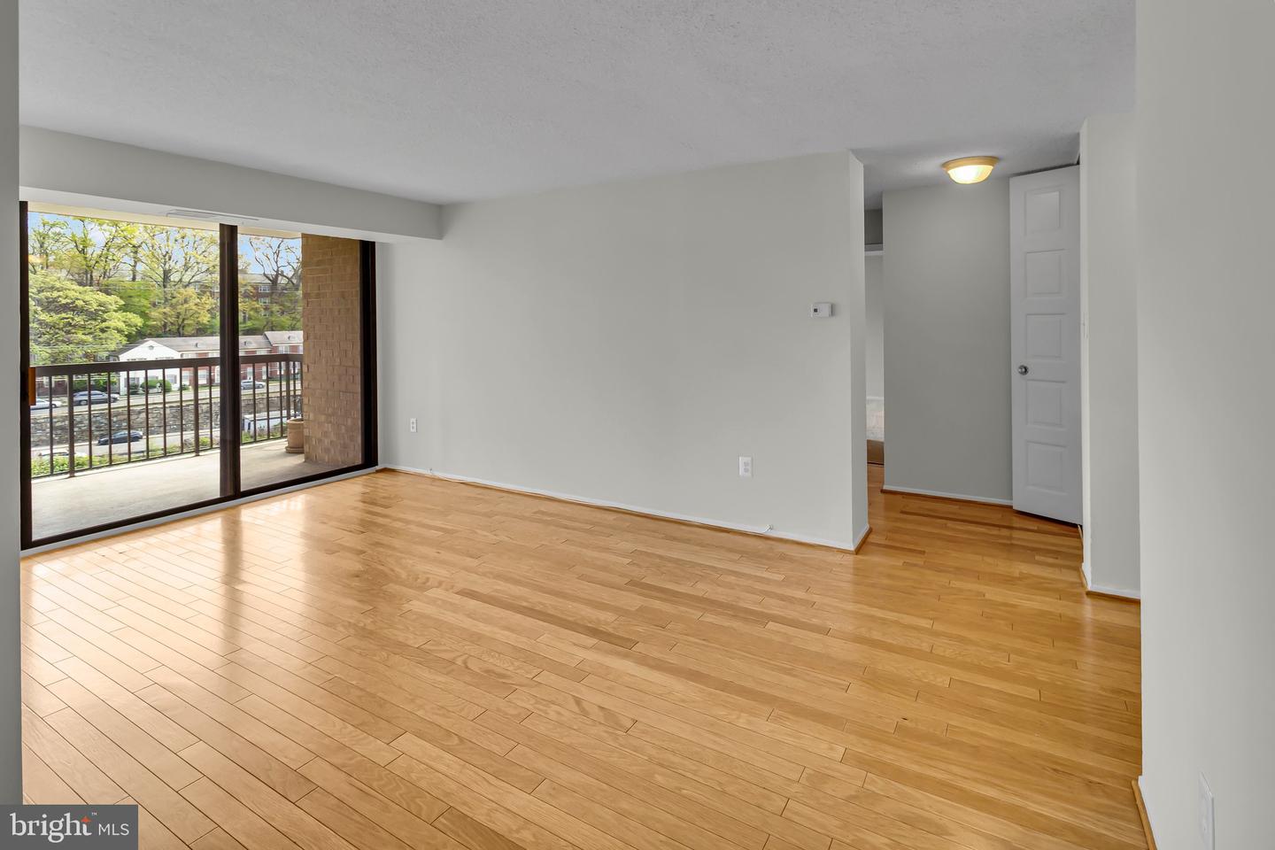 4500 S FOUR MILE RUN DR #732, ARLINGTON, Virginia 22204, 2 Bedrooms Bedrooms, ,2 BathroomsBathrooms,Residential,For sale,4500 S FOUR MILE RUN DR #732,VAAR2061536 MLS # VAAR2061536