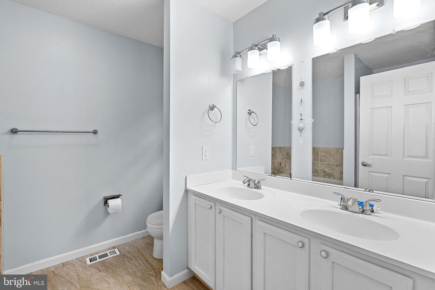 806 WINDY WAY, FRONT ROYAL, Virginia 22630, 3 Bedrooms Bedrooms, ,3 BathroomsBathrooms,Residential,For sale,806 WINDY WAY,VAWR2011842 MLS # VAWR2011842