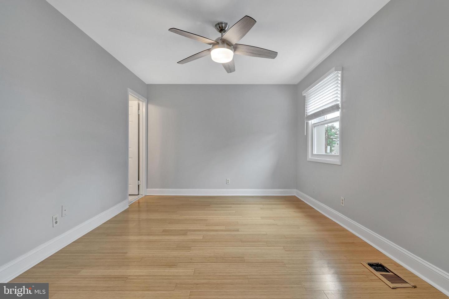 1651 11TH PL NE, WASHINGTON, District Of Columbia 20002, 3 Bedrooms Bedrooms, ,3 BathroomsBathrooms,Residential,For sale,1651 11TH PL NE,DCDC2212638 MLS # DCDC2212638