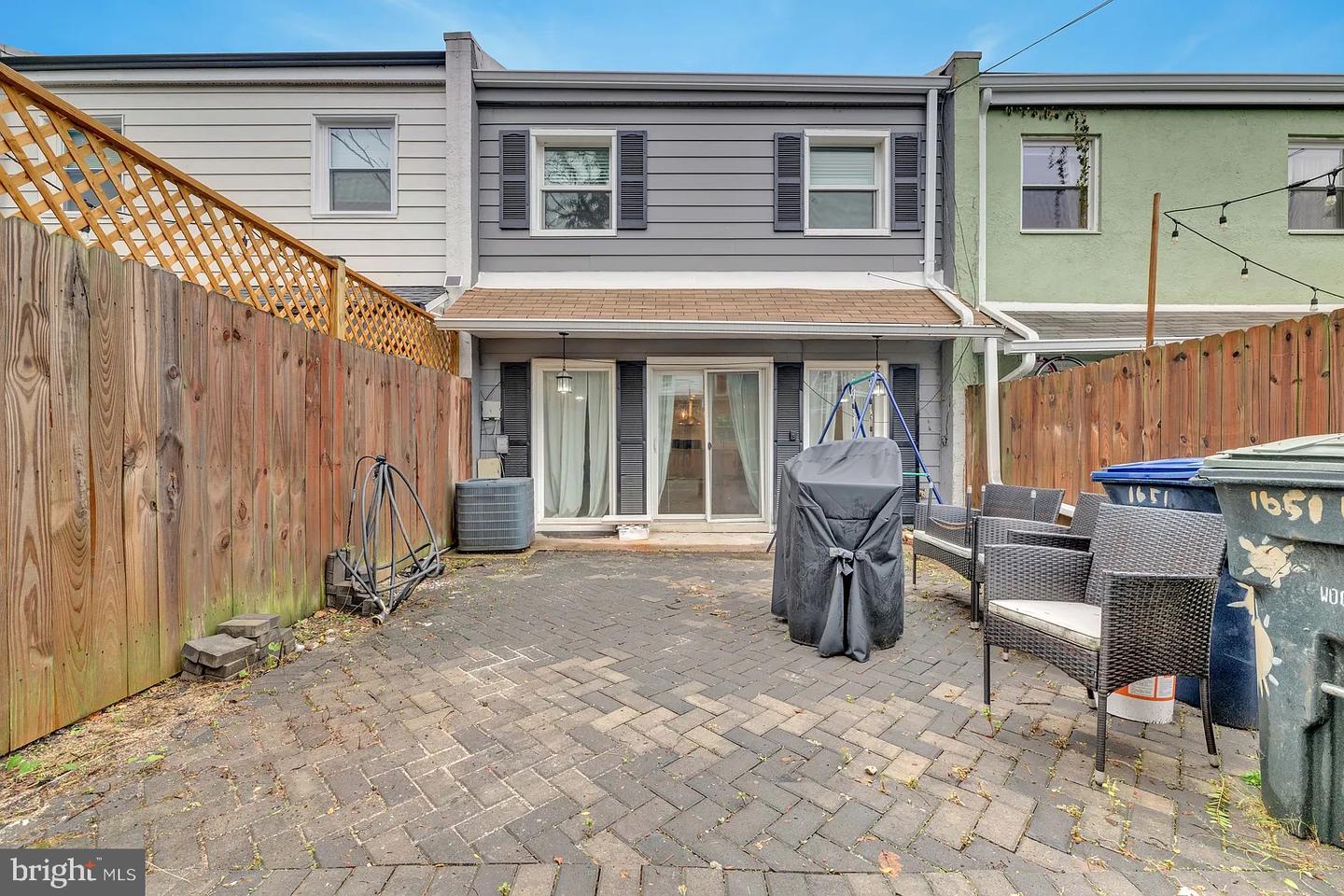 1651 11TH PL NE, WASHINGTON, District Of Columbia 20002, 3 Bedrooms Bedrooms, ,3 BathroomsBathrooms,Residential,For sale,1651 11TH PL NE,DCDC2212638 MLS # DCDC2212638