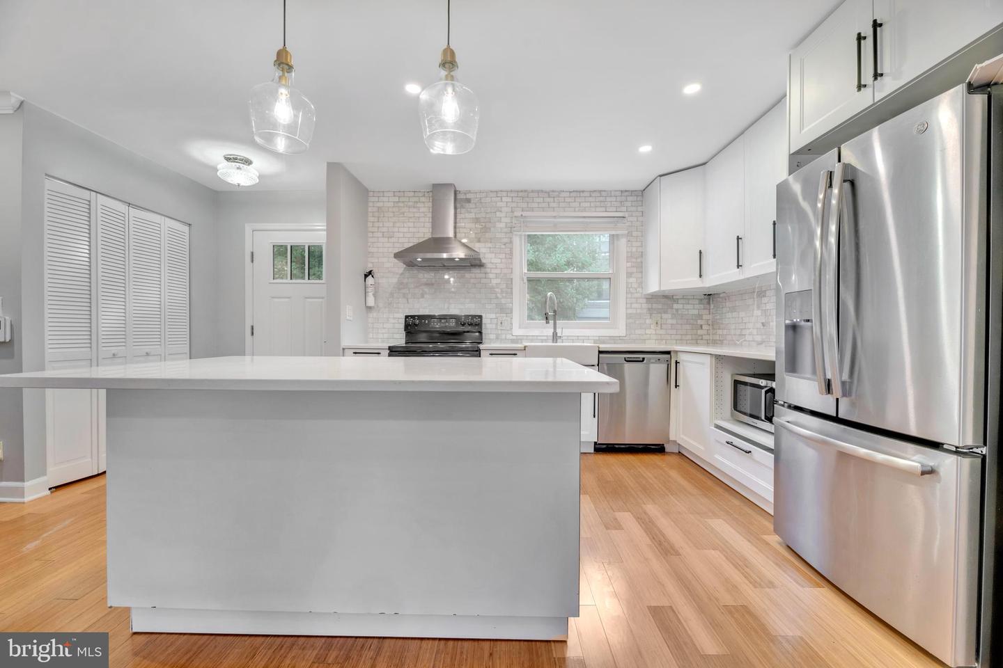 1651 11TH PL NE, WASHINGTON, District Of Columbia 20002, 3 Bedrooms Bedrooms, ,3 BathroomsBathrooms,Residential,For sale,1651 11TH PL NE,DCDC2212638 MLS # DCDC2212638