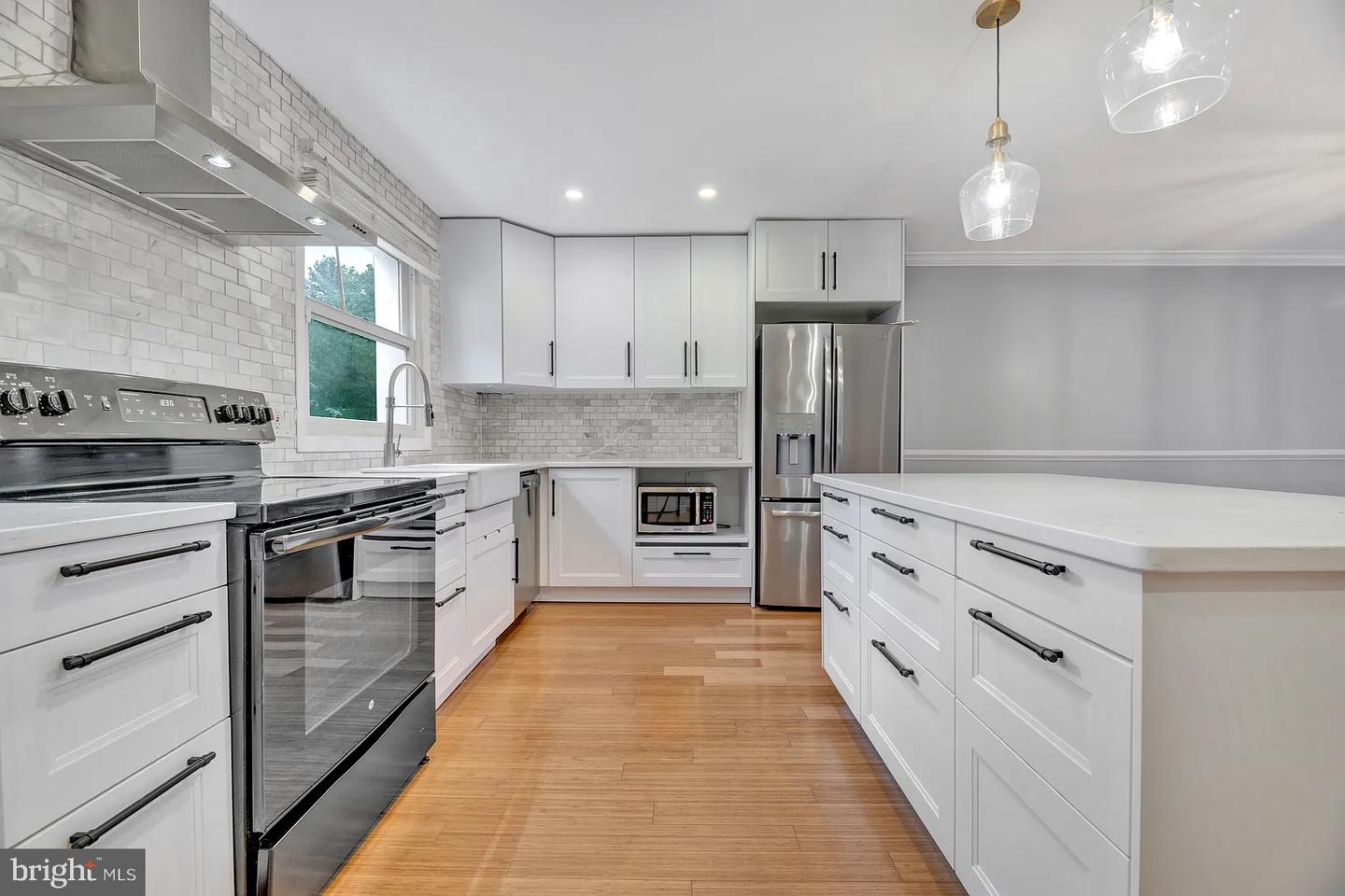 1651 11TH PL NE, WASHINGTON, District Of Columbia 20002, 3 Bedrooms Bedrooms, ,3 BathroomsBathrooms,Residential,For sale,1651 11TH PL NE,DCDC2212638 MLS # DCDC2212638