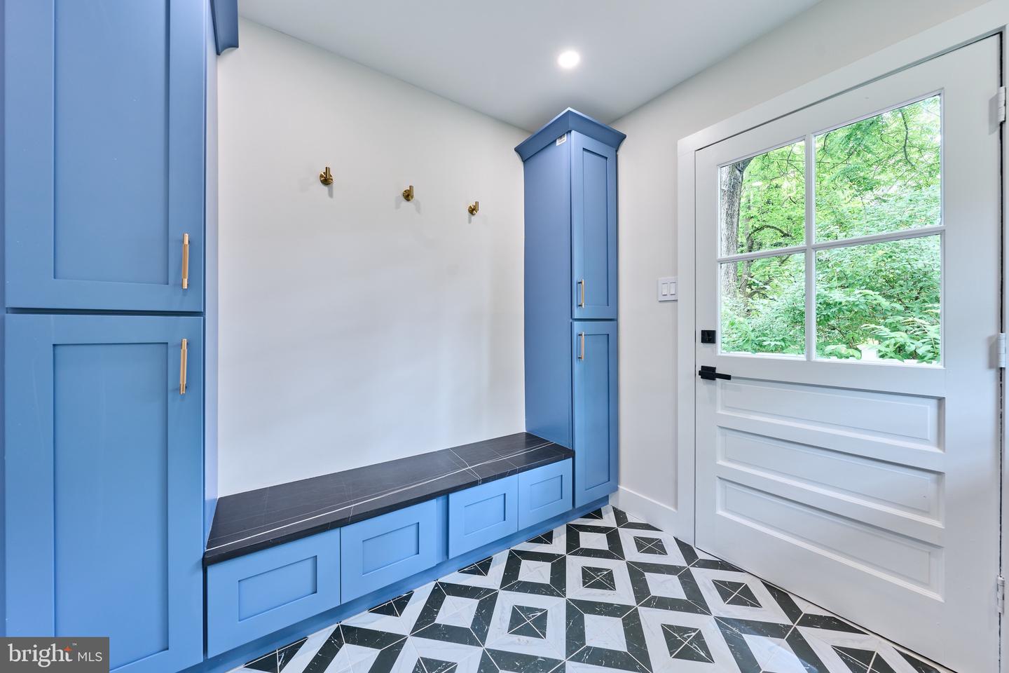 11318 VALE RD, OAKTON, Virginia 22124, 4 Bedrooms Bedrooms, ,4 BathroomsBathrooms,Residential,For sale,11318 VALE RD,VAFX2258184 MLS # VAFX2258184