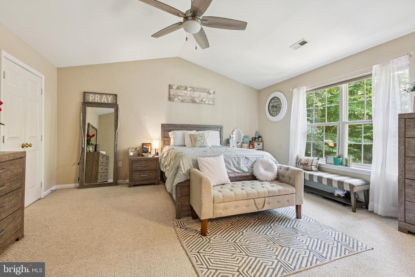 3404 HOLLY CIR, TRIANGLE, Virginia 22172, 5 Bedrooms Bedrooms, 16 Rooms Rooms,3 BathroomsBathrooms,Residential,For sale,3404 HOLLY CIR,VAPW2100252 MLS # VAPW2100252