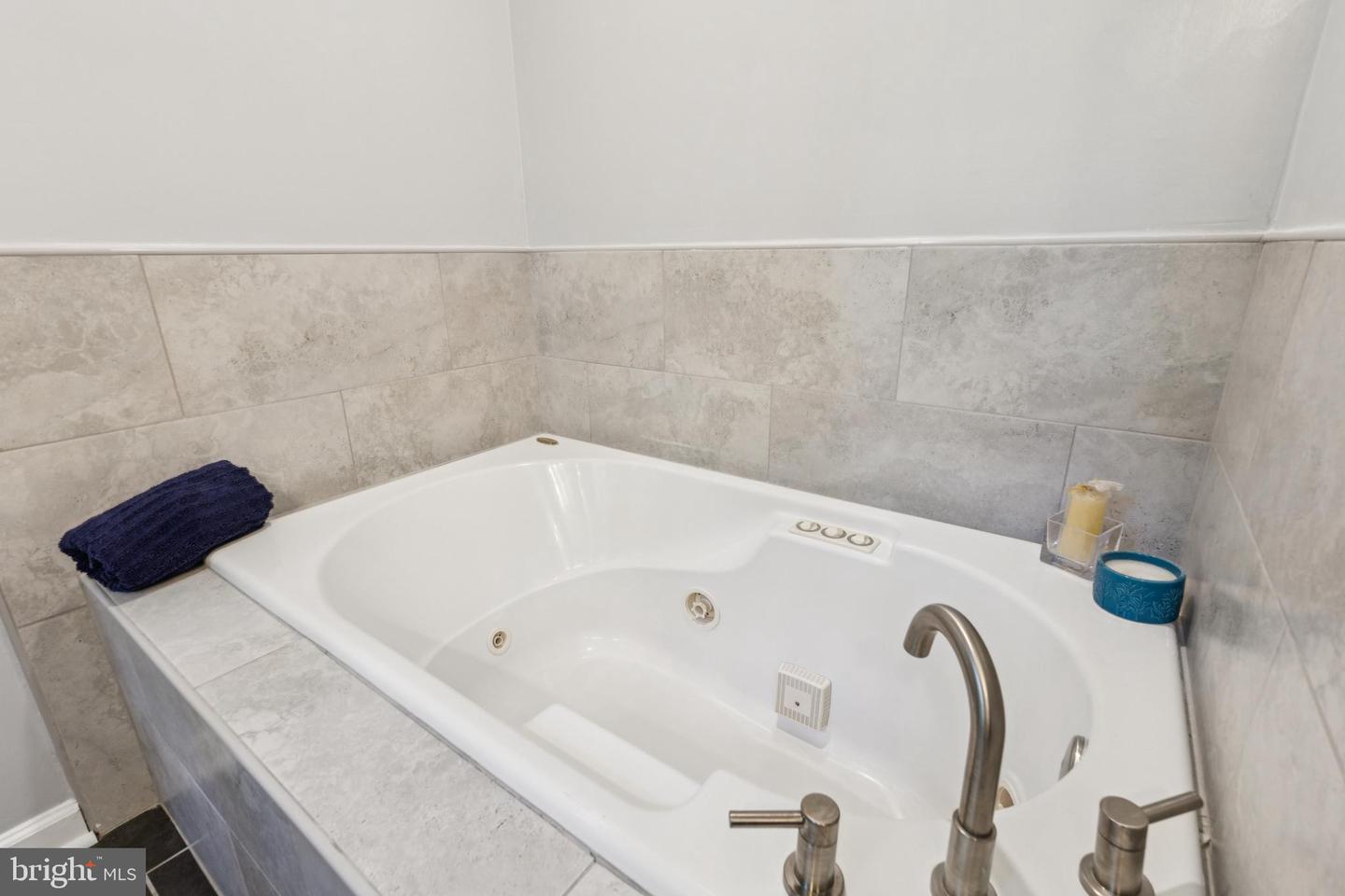 3404 HOLLY CIR, TRIANGLE, Virginia 22172, 5 Bedrooms Bedrooms, 16 Rooms Rooms,3 BathroomsBathrooms,Residential,For sale,3404 HOLLY CIR,VAPW2100252 MLS # VAPW2100252