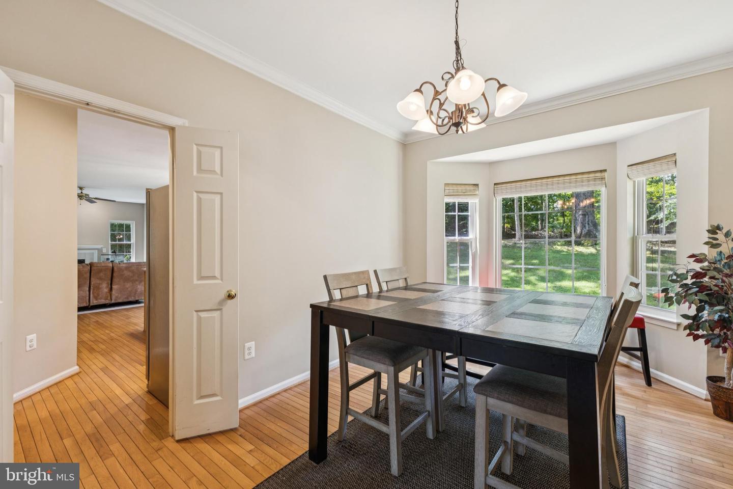 3404 HOLLY CIR, TRIANGLE, Virginia 22172, 5 Bedrooms Bedrooms, 16 Rooms Rooms,3 BathroomsBathrooms,Residential,For sale,3404 HOLLY CIR,VAPW2100252 MLS # VAPW2100252