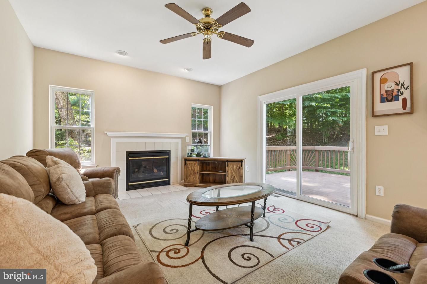 3404 HOLLY CIR, TRIANGLE, Virginia 22172, 5 Bedrooms Bedrooms, 16 Rooms Rooms,3 BathroomsBathrooms,Residential,For sale,3404 HOLLY CIR,VAPW2100252 MLS # VAPW2100252