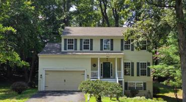 3404 HOLLY CIR, TRIANGLE, Virginia 22172, 5 Bedrooms Bedrooms, 16 Rooms Rooms,3 BathroomsBathrooms,Residential,For sale,3404 HOLLY CIR,VAPW2100252 MLS # VAPW2100252