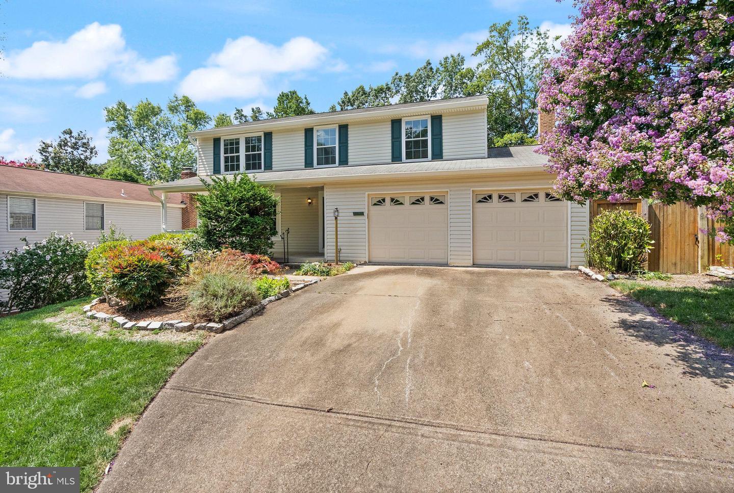 7214 ADRIENNE GLEN AVE, SPRINGFIELD, Virginia 22152, 4 Bedrooms Bedrooms, 7 Rooms Rooms,2 BathroomsBathrooms,Residential,For sale,7214 ADRIENNE GLEN AVE,VAFX2258190 MLS # VAFX2258190