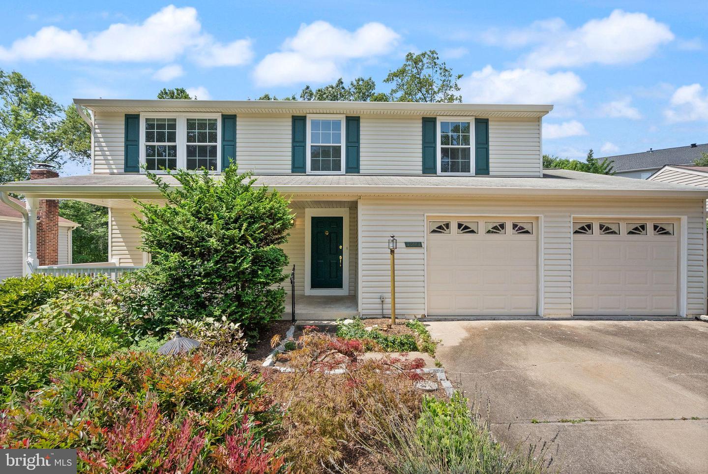 7214 ADRIENNE GLEN AVE, SPRINGFIELD, Virginia 22152, 4 Bedrooms Bedrooms, 7 Rooms Rooms,2 BathroomsBathrooms,Residential,For sale,7214 ADRIENNE GLEN AVE,VAFX2258190 MLS # VAFX2258190